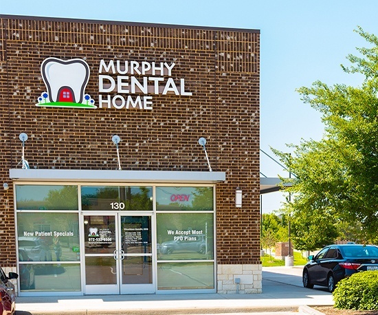 Outside view of Murphy dental office